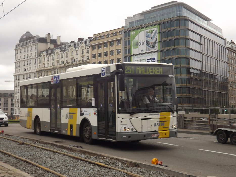 Bus De Lijn op Saincteletteplein 2